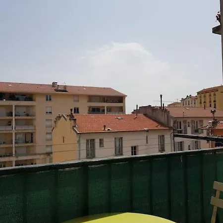 Cosy 3 Pieces Proche