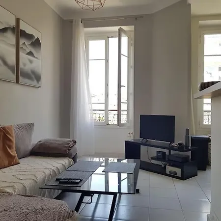 Cosy 3 Pieces Proche *