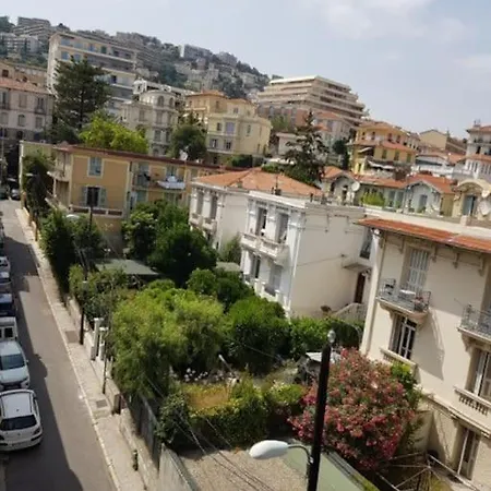 Cosy 3 Pieces Proche